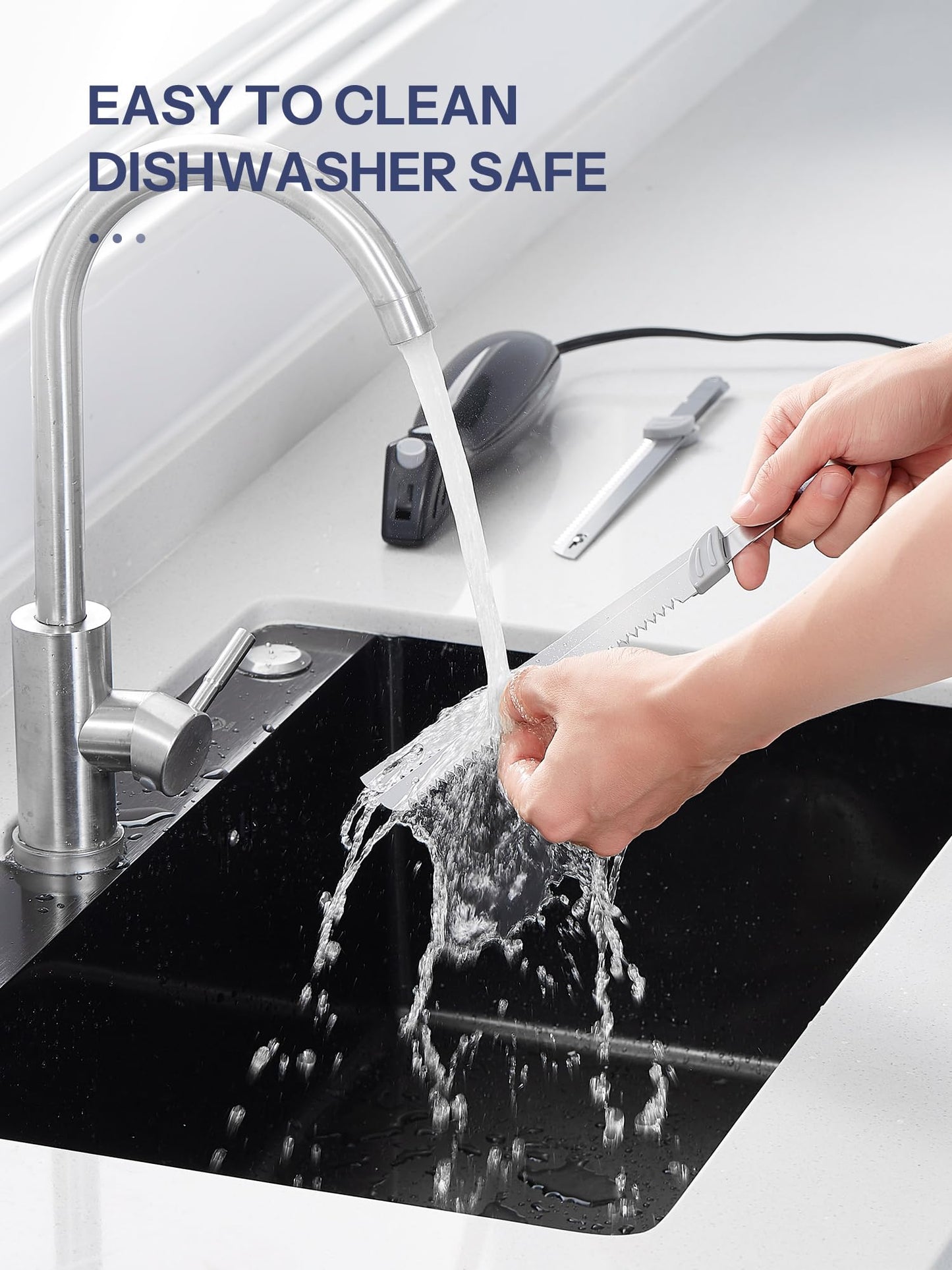 Reemix Electric Knife, Z3042 Electric Knife Set for Carving Meats, Poultry, Bread, Crafting Foam & More, 2 Blades for Meats & Bread, Fork Included (Black)