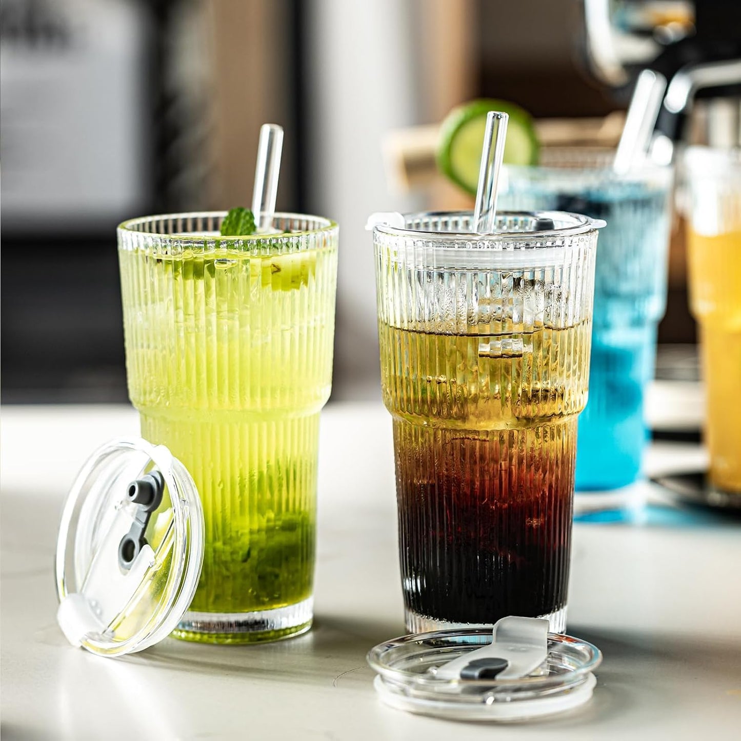 Snextek 20oz Glasbecher mit Deckel und Glasstrohhalmen, dickwandig für Eiskaffee, Smoothies, Cocktails und Säfte - elegant und robust für Zuhause, Büro und Reisen (transparent)