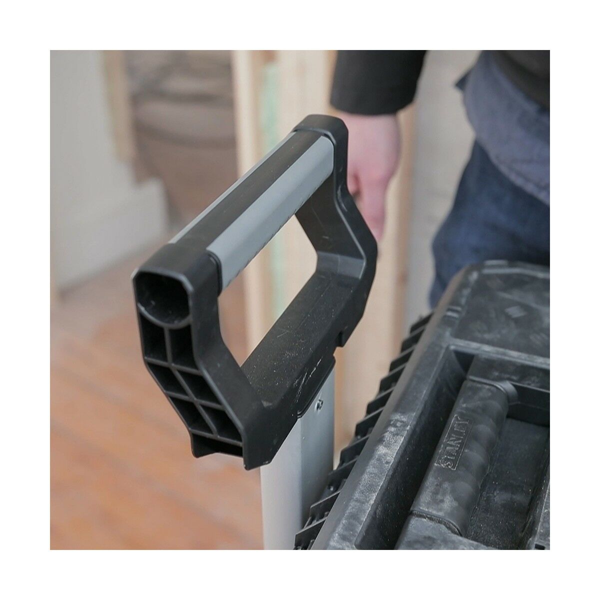 V11HB2E53B30A2DAE4BB8EA50C68C3779C4DR3273772P5