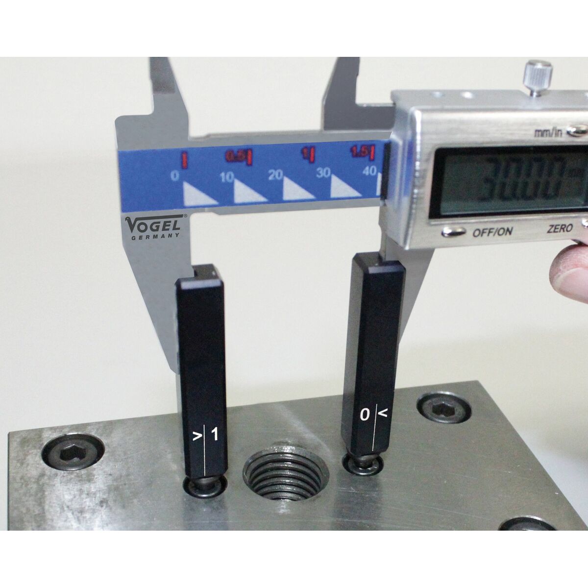 V3HF0E856796333DCABA21D430836017AFER7272596P8