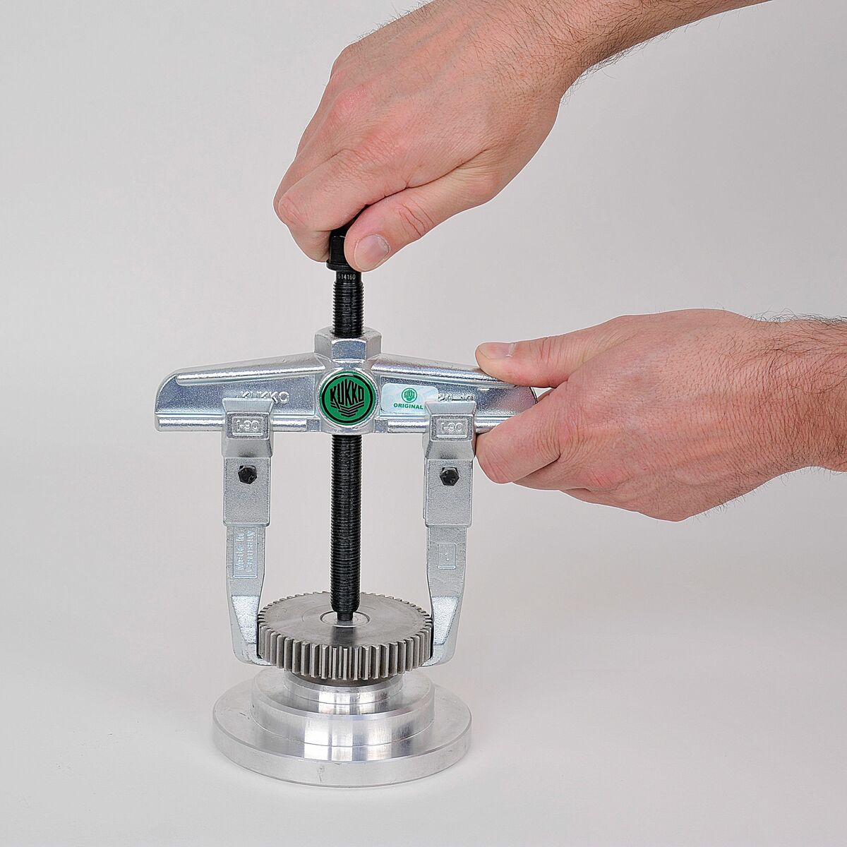 V2H545E11171D2210AA12C964A8BCB8A295R7061329P7