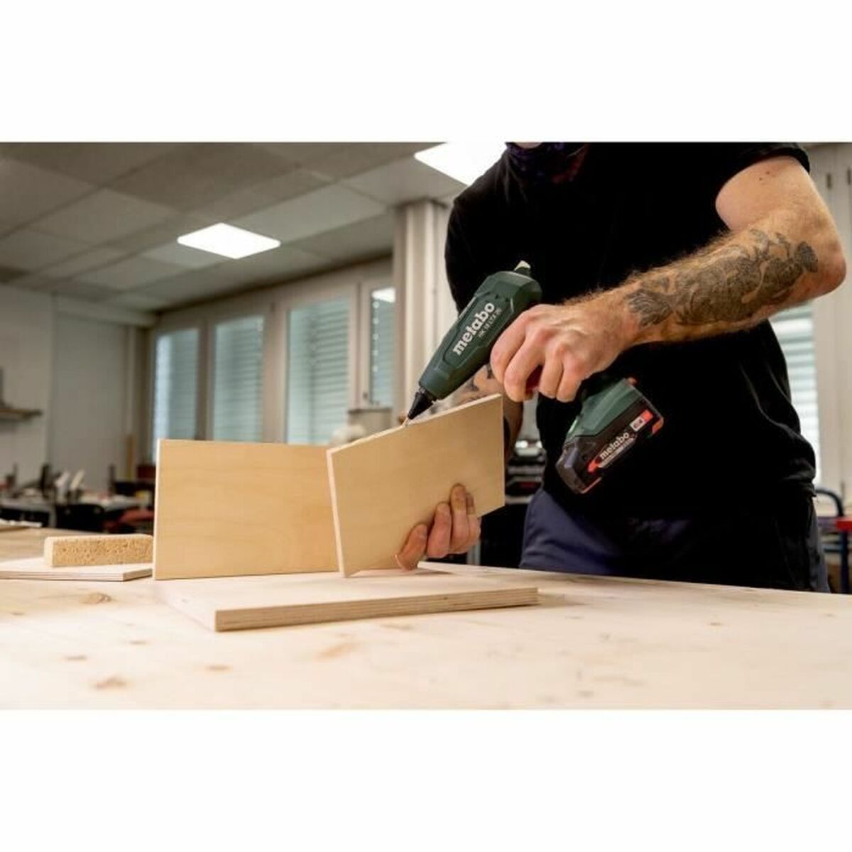 V4HF214ED3CC47A3A219D7A80114CF453E0R4528852P5