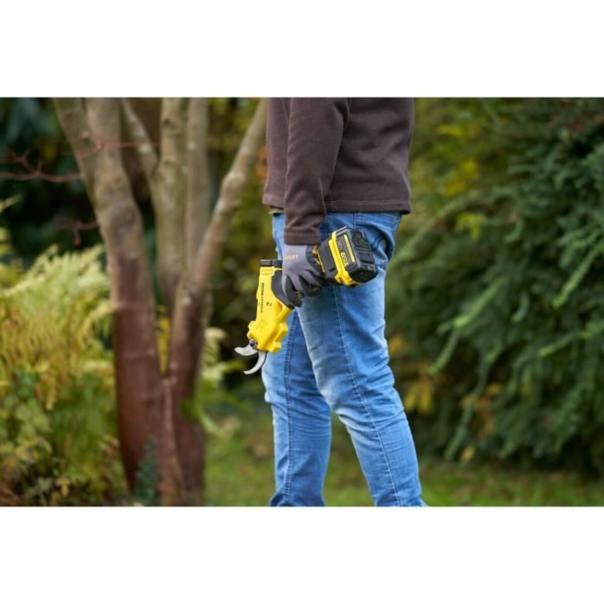 V2H88817CADADC300C8701B06E31A795748R7467619P4