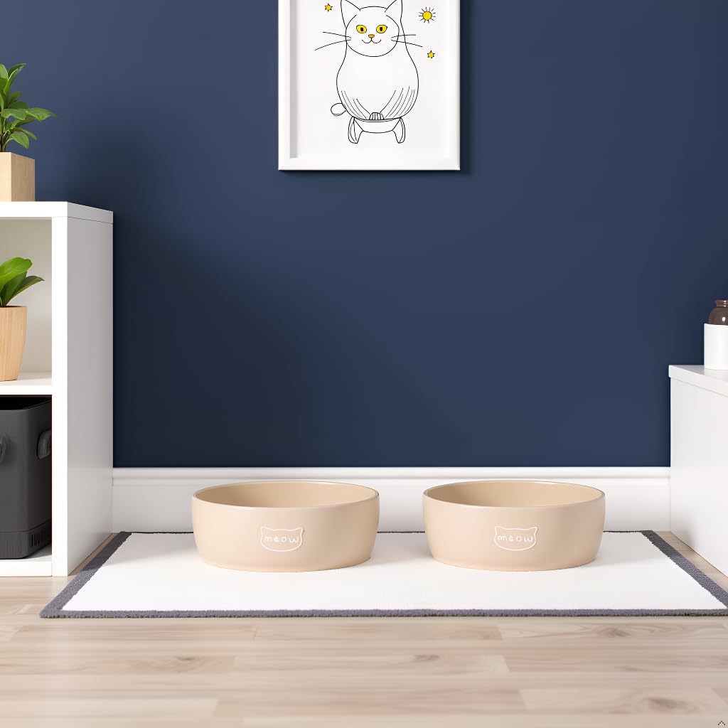 Pearhead Ceramic Bowl, Holds 2 Cups, Cute Whisker-Friendly Dish with Cat Face Design, Non-Slip, Microwave and Dishwasher Safe, Small/Medium