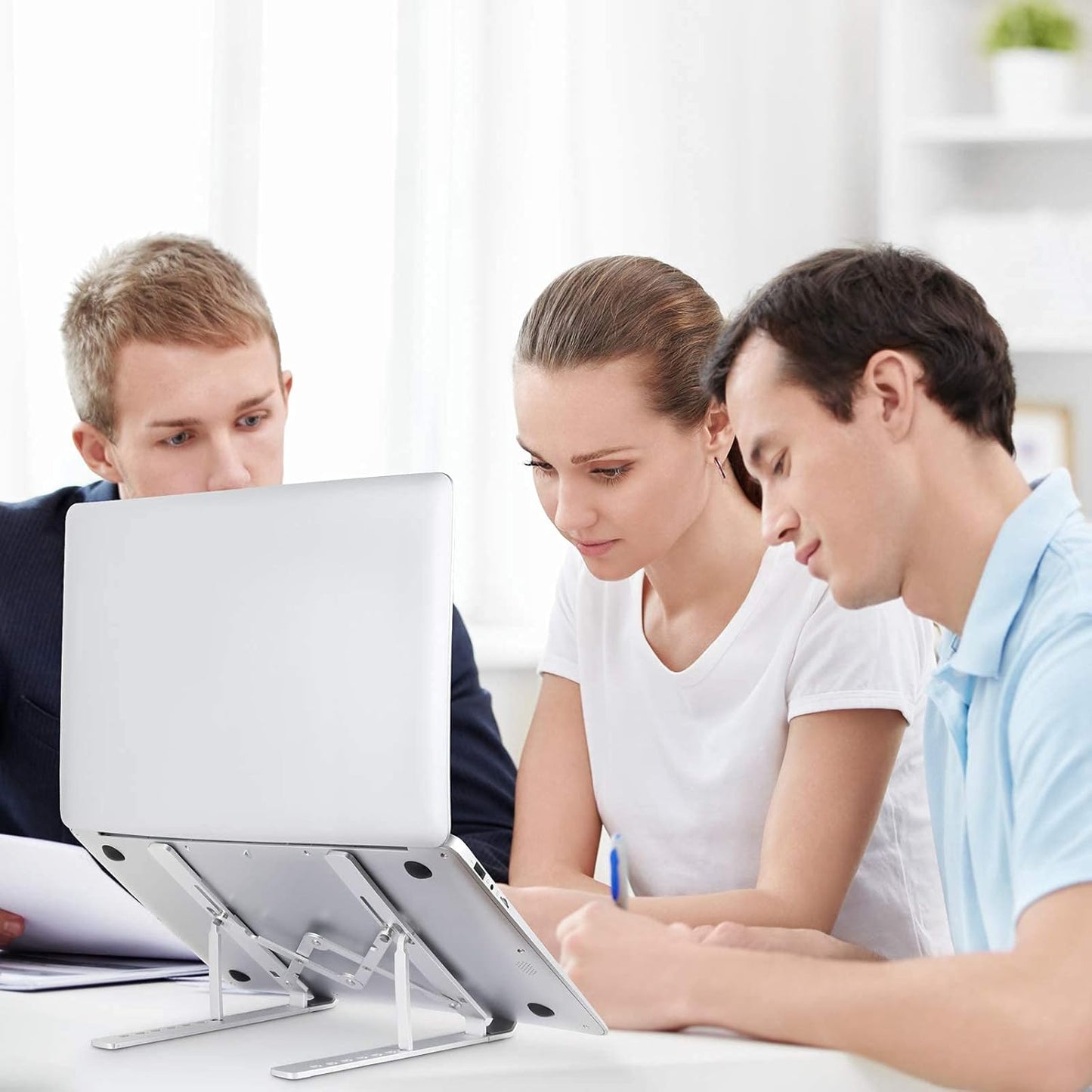 Laptopständer, Laptop-Erhöhung, Computerständer für den Schreibtisch, verstellbarer, faltbarer, tragbarer Desktop-Halter aus Aluminium, kompatibel mit MacBook Air Pro, iPad, Lenovo, 10-15,6" Laptops und Tablets (Silber) 