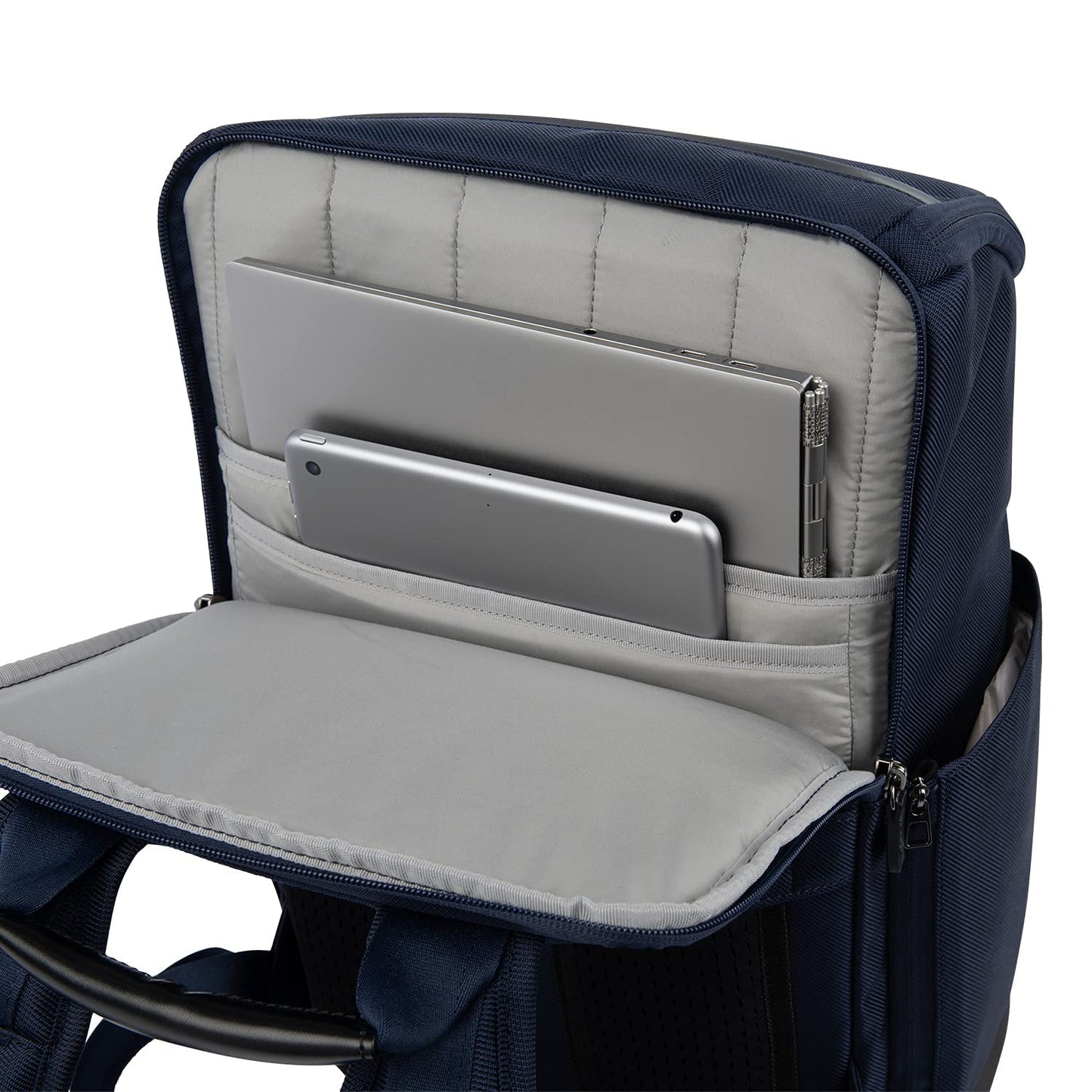 Travelpro Crew Executive Choice 3 Medium Top Load Rucksack, geeignet für Laptops und Tablets bis 15,6 Zoll, USB-A- und USB-C-Anschlüsse, Damen- und Herrenmodell, Jet Black 