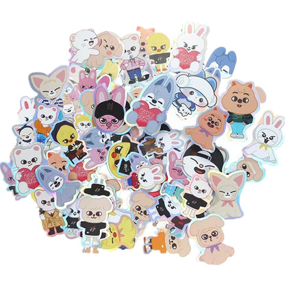 Stray Kids Aufkleber, Cartoon-Laptop-Aufkleber, ideal für Skateboard, Auto, Fahrrad, Tür, Snowboard, wasserdichte Schultaschen (100 Stück – Lila)