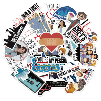 Aufkleber zur TV-Serie Grey's Anatomy – Lustiges 50er-Pack Aufkleber für Wasserflaschen, Thermosflaschen, Autos, Handys, Computer, Laptops – Niedliche, wasserfeste, ästhetische und trendige Aufkleber für Teenager und Mädchen