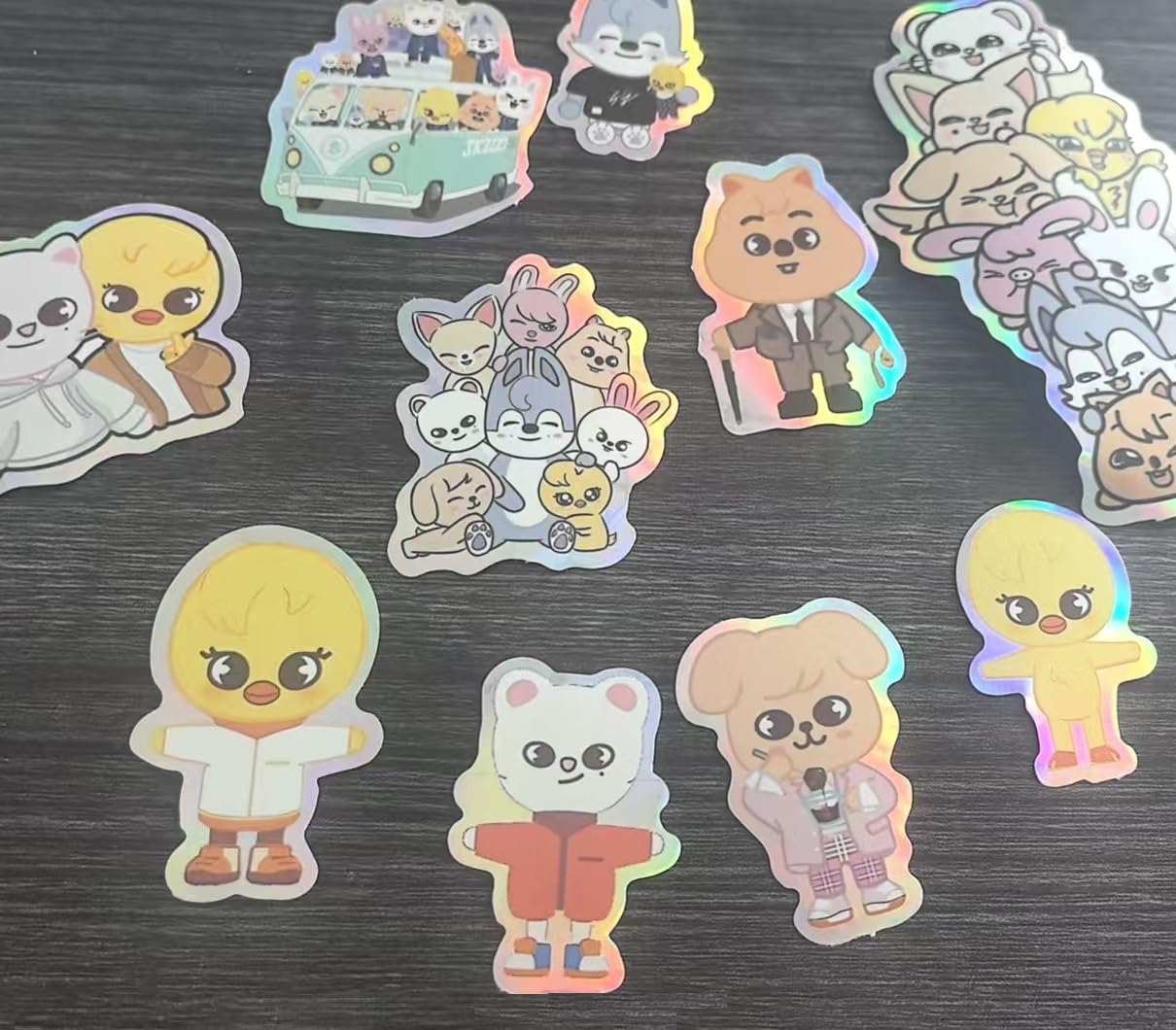 Stray Kids Aufkleber, Cartoon-Laptop-Aufkleber, ideal für Skateboard, Auto, Fahrrad, Tür, Snowboard, wasserdichte Schultaschen (100 Stück – Lila)