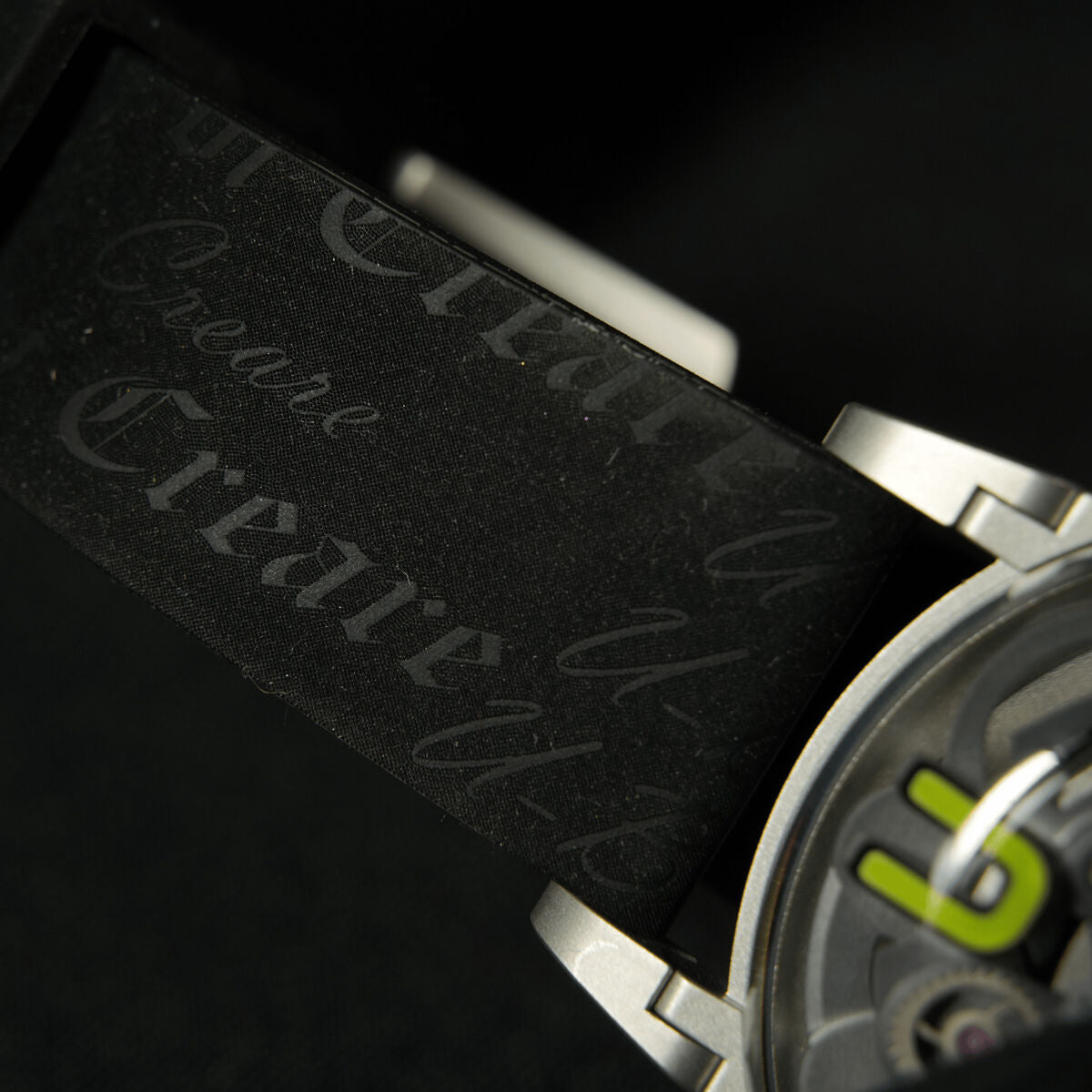 V2H12185719A725FCC9216F3771EE71FD4BR7352667P3