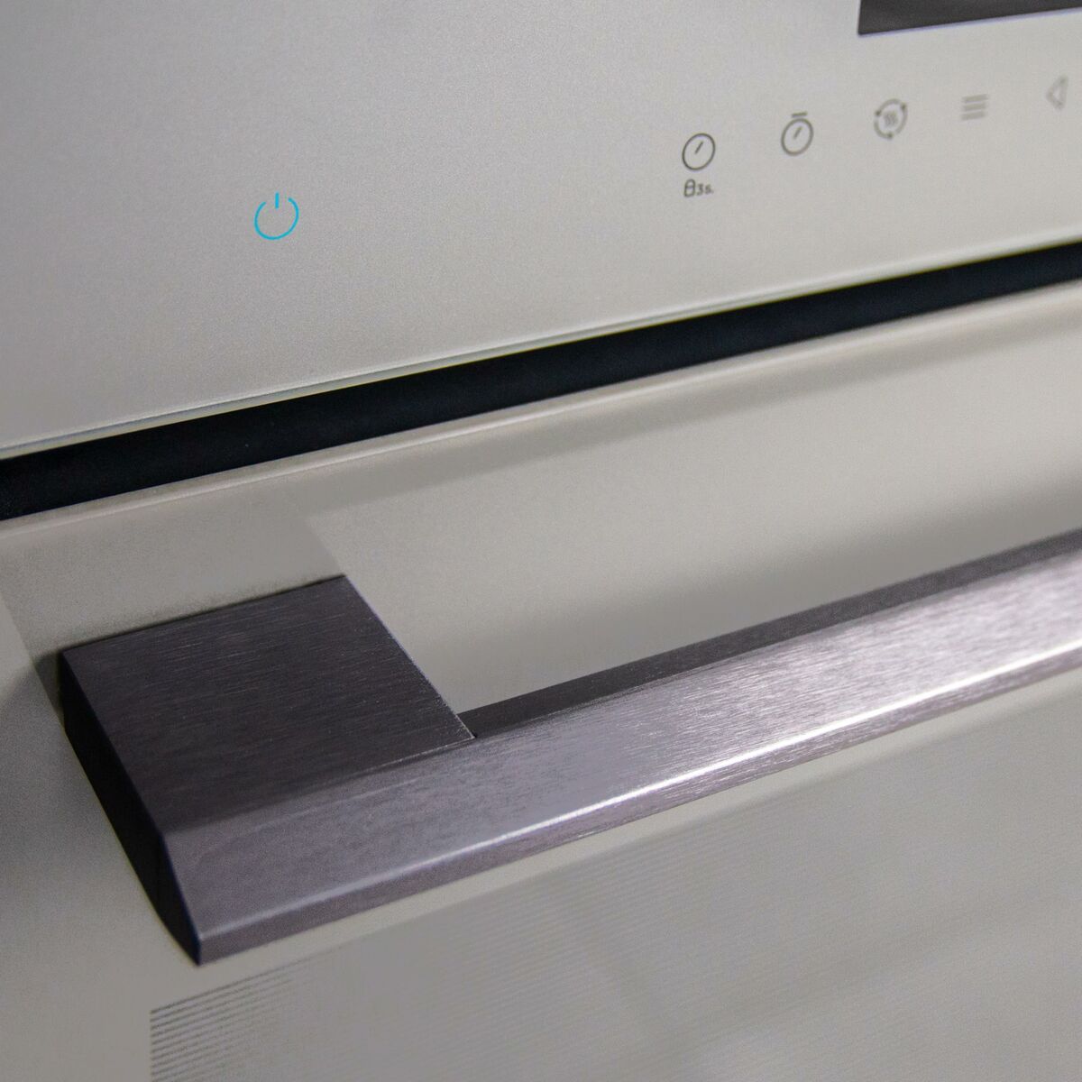 V2HFFE28201DCA301017408FDDD128BBCEDR7252430P6