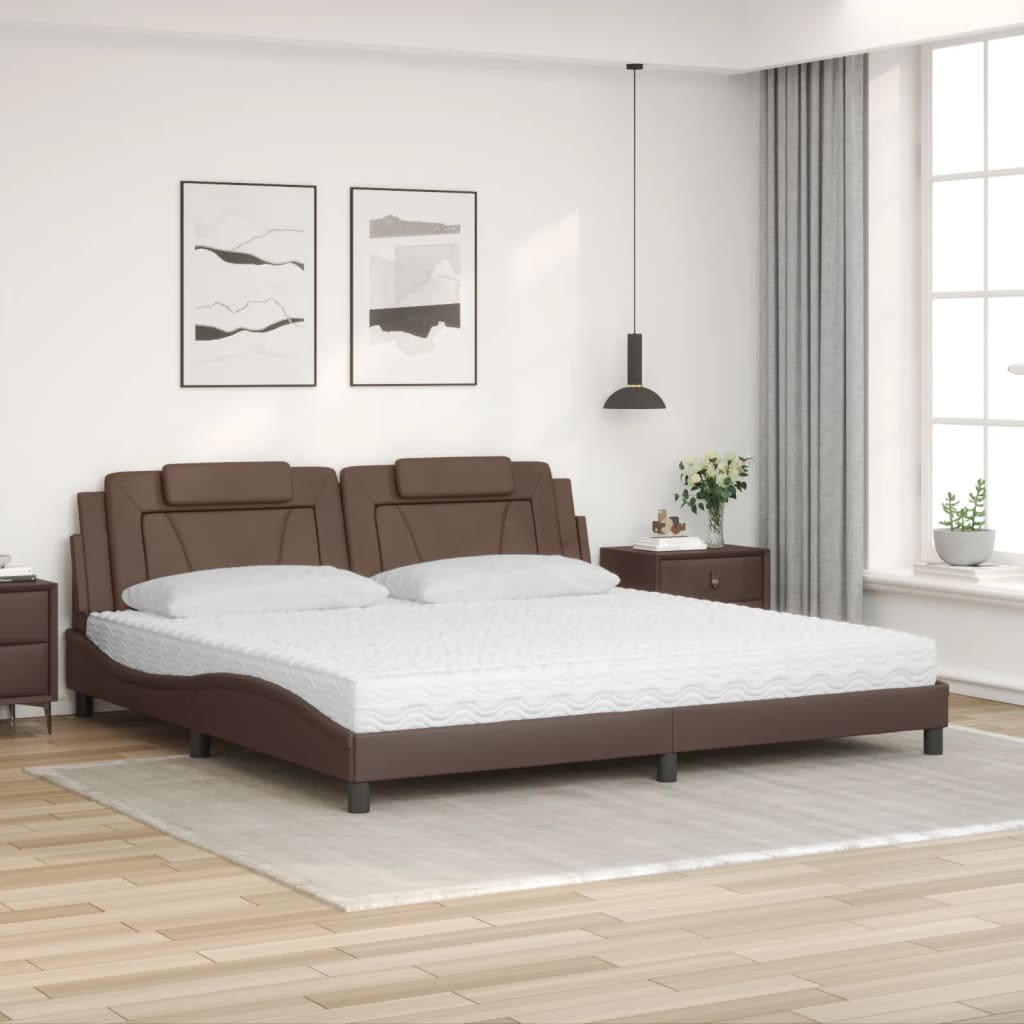 vidaXL Lit « Viana » avec matelas marron 200x200 cm en similicuir