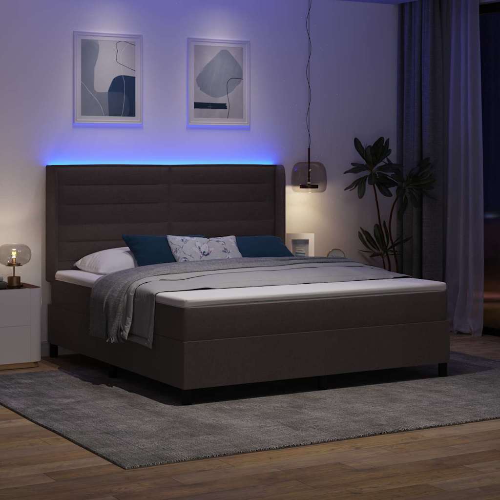 LED Boxspringbett mit Matratze Dunkelbraun 180 x 200 cm Stoff