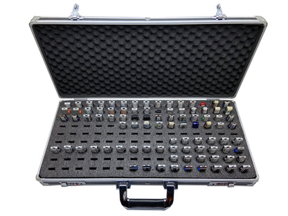 TECH STORE ON Aluminium-USB-Laufwerk-Organizer-Koffer (130 Steckplätze mit Griff) – Stoßfeste und antistatische große Aufbewahrungsbox mit Zahlenschloss | Professioneller Metallkoffer für IT- und Medienprofis