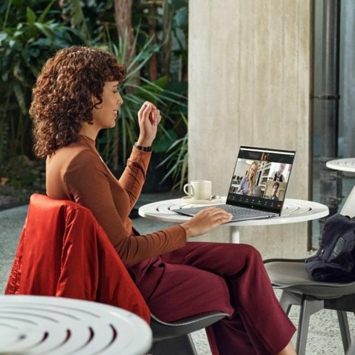 V2H9D7233DC1B957BB2D3FEA5C0825E9CB3R6847413P8